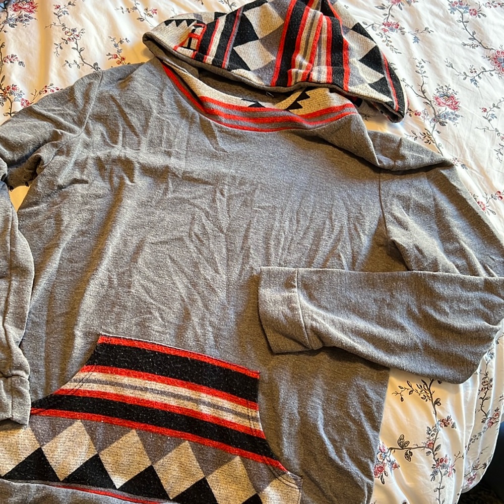 Grey pattern pullover hoodie